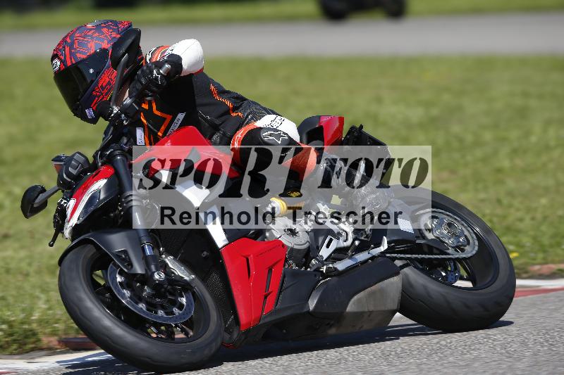 /Archiv-2024/29 12.06.2024 MOTO.CH Track Day ADR/Gruppe blau/59